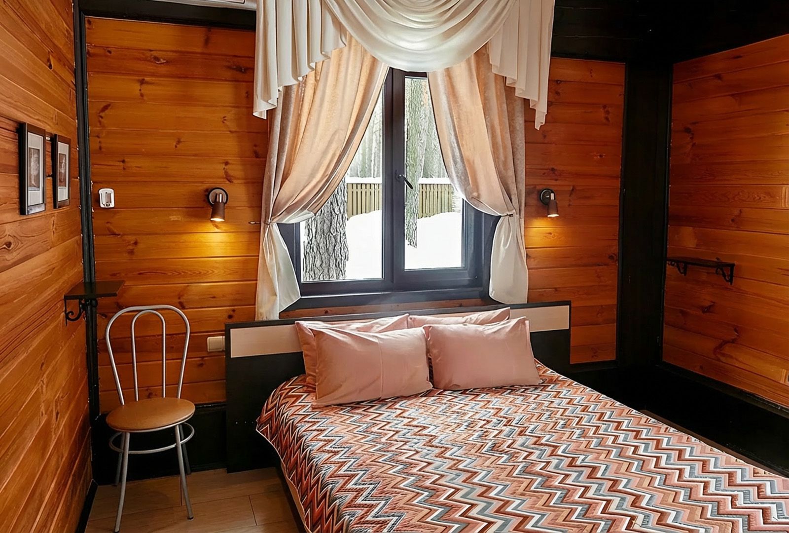 кухонная зона в доме на 12 человек база отдыха Аркадия