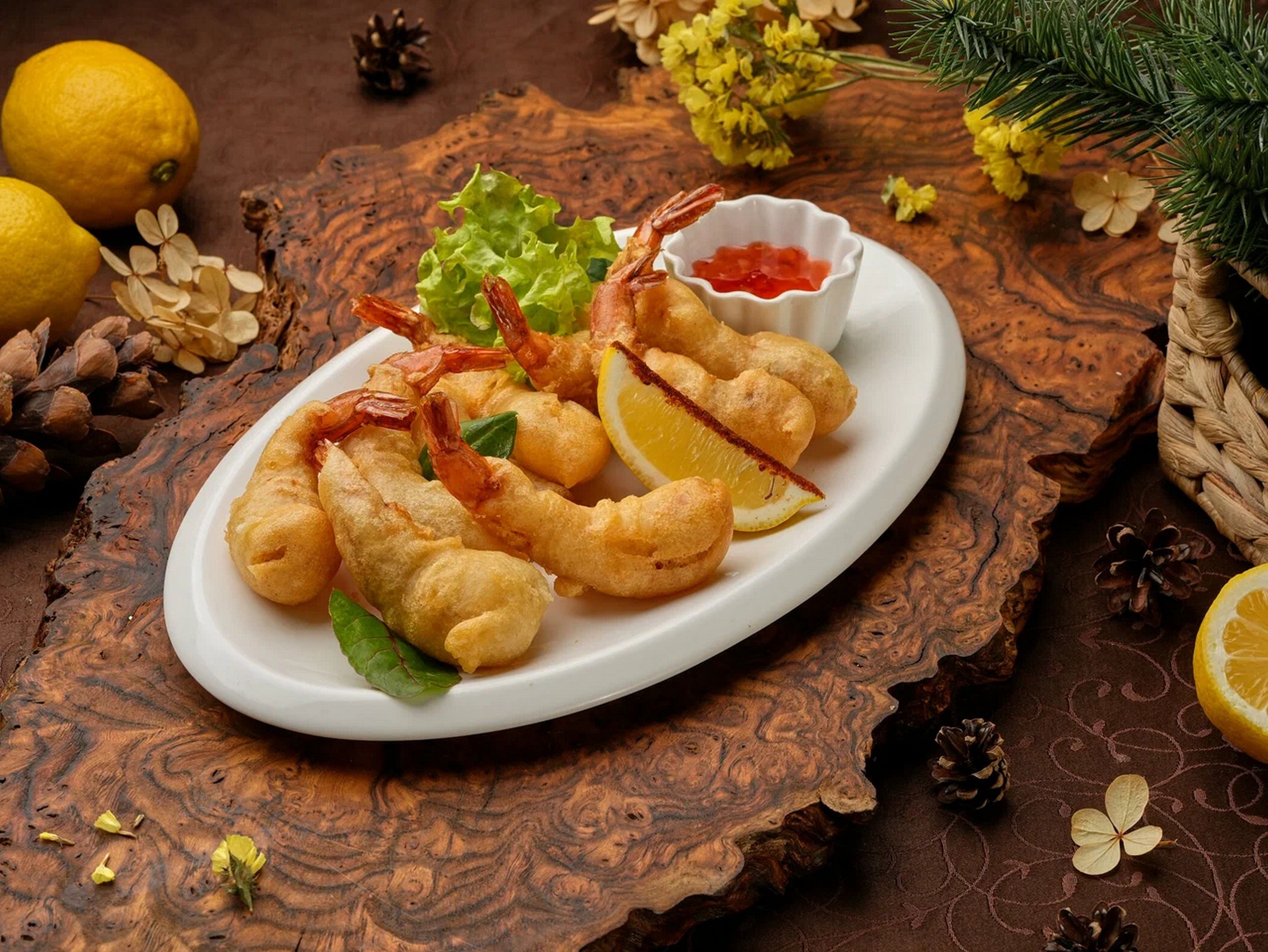 Жареные закуски и гарнир в ресторане «Аркадия»