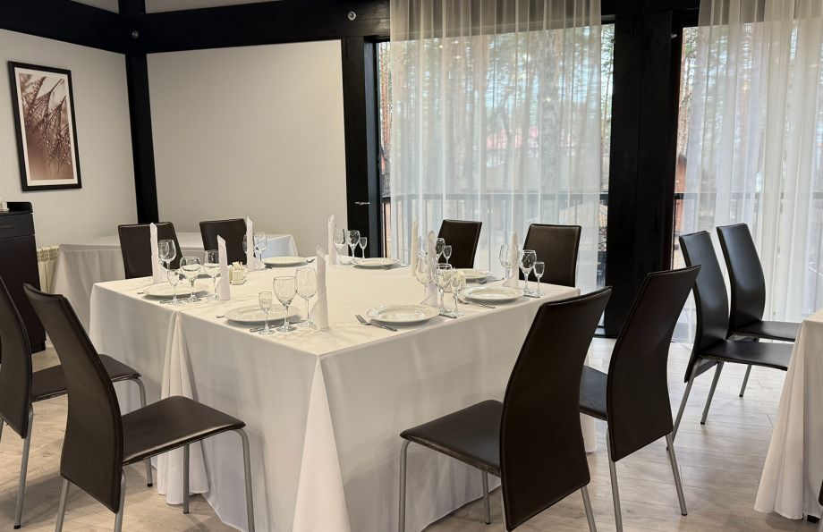 Малый зал ресторана «Аркадия» для камерных мероприятий и встреч