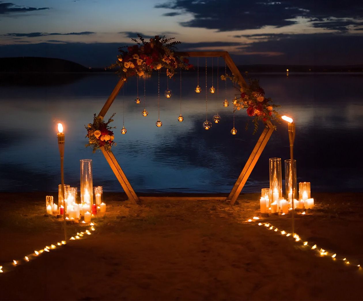 Гости на танцполе во время свадебного банкета в «Аркадии»