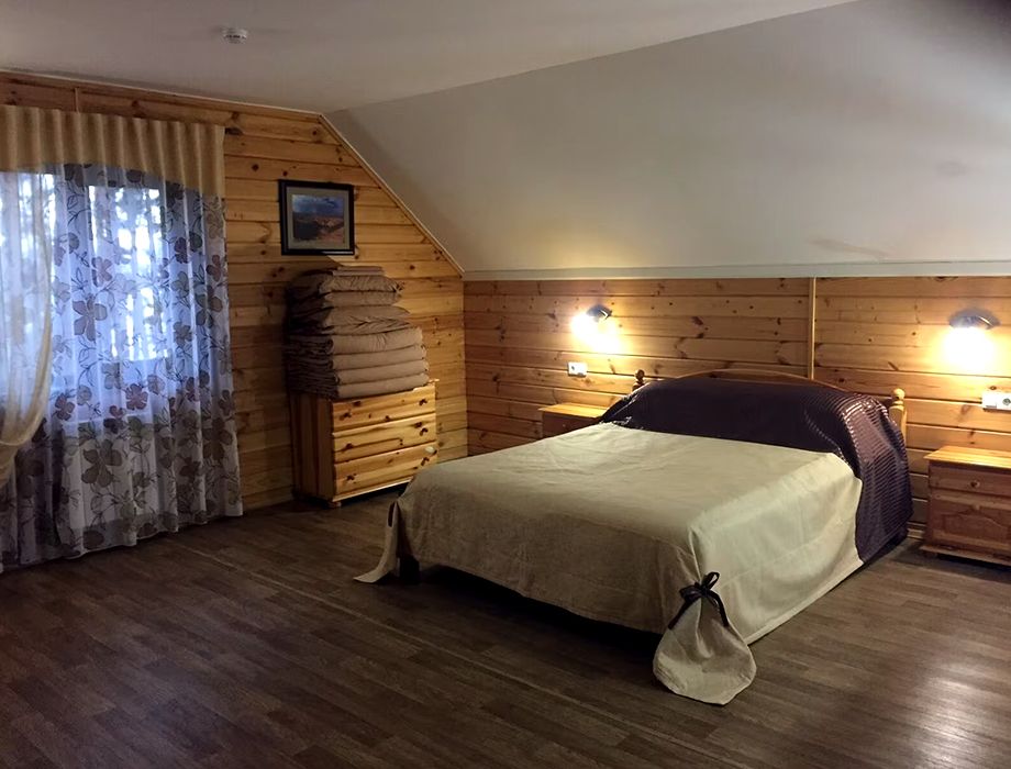 места для сна на втором этаже в домике для компании на базе отдыха "Аркадия"