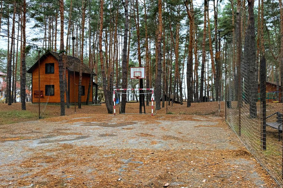 Отдых и движение на спортивной площадке базы «Аркадия»