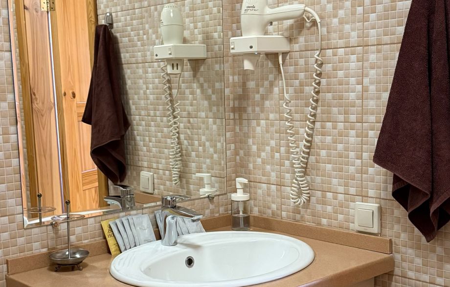 ванная комната в домике на 6 и более человек в Аркадии