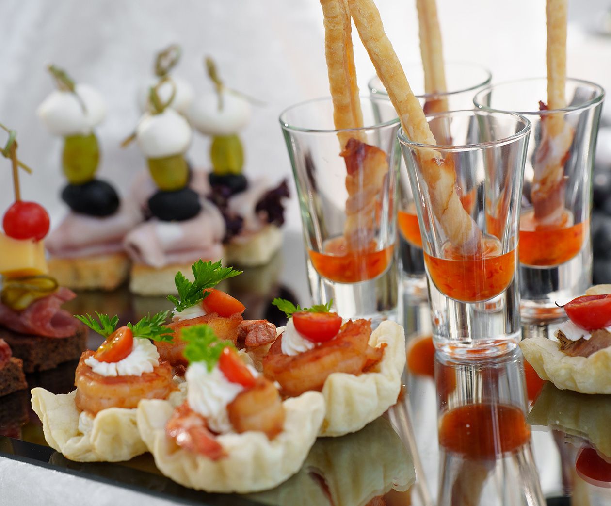 Корпоратив в ресторане «Аркадия» — банкетный зал и сервировка