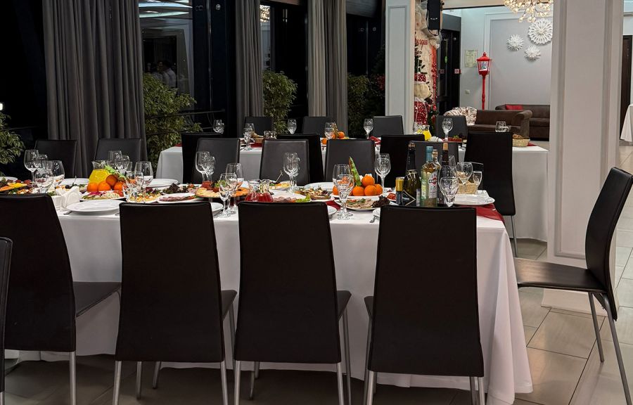 Камерный банкетный зал на втором этаже базы отдыха «Аркадия» для торжеств до 50 гостей