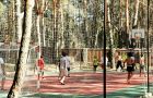 Спортивная площадка на базе отдыха «Аркадия» в сосновом бору