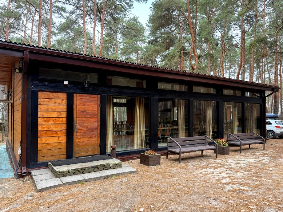 Стеклянная беседка для дневного отдыха на базе отдыха «Аркадия»